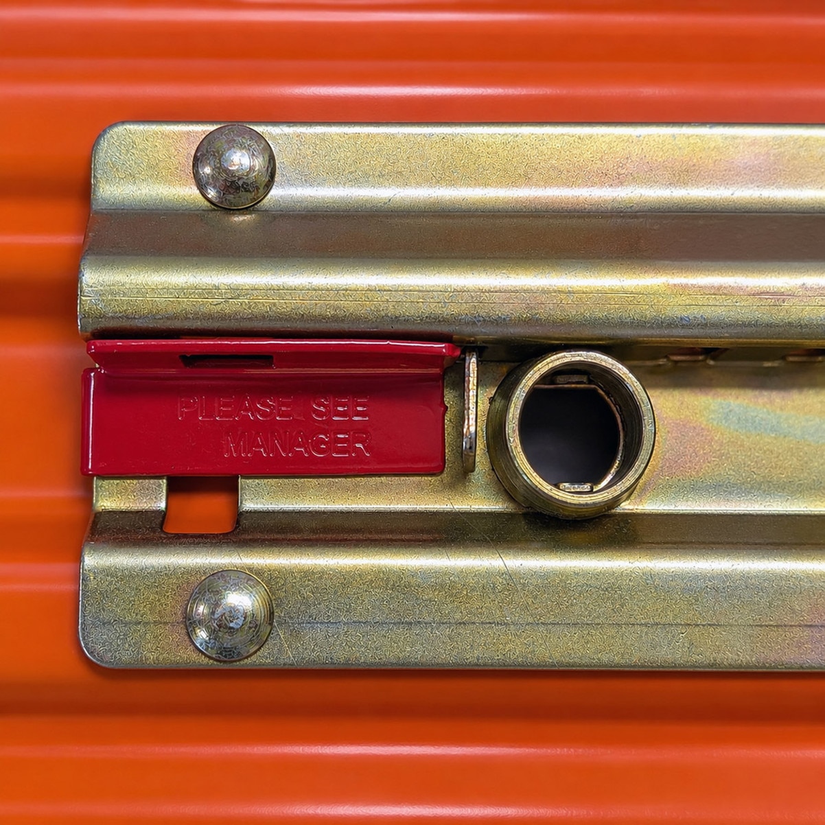 overlock plate front view